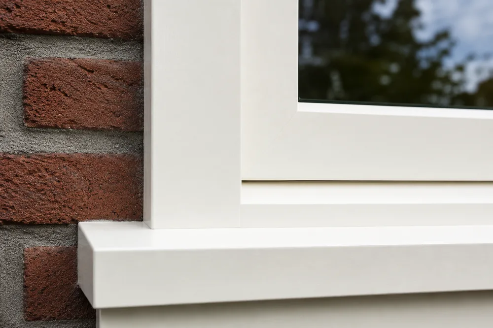 Kozijndetail met verse lak